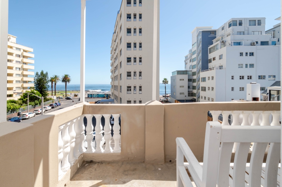 3 Bedroom Property for Sale in Sea Point Western Cape